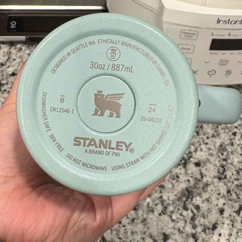 Stanley Mint Tumbler 30oz - Picture 2 of 3